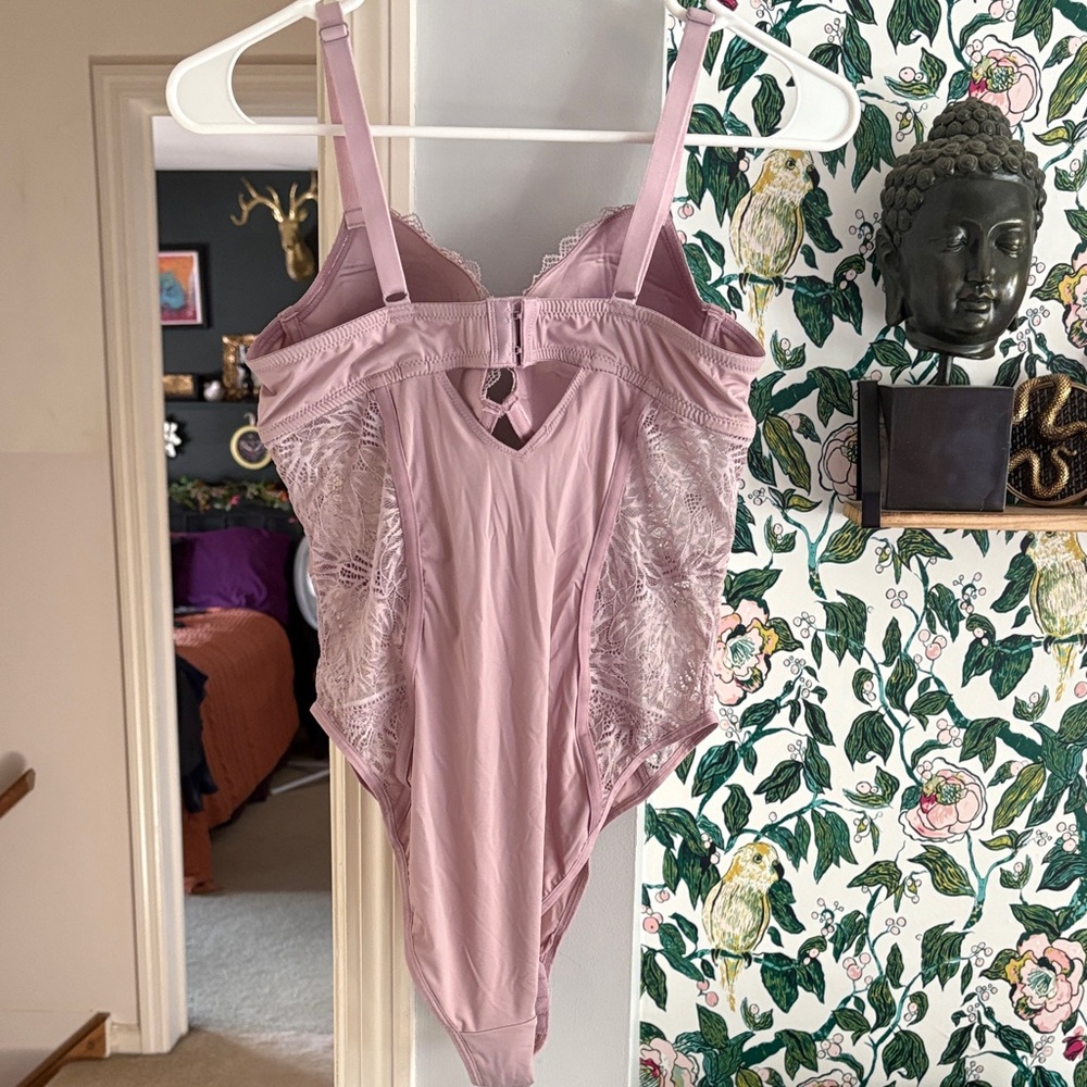 UCA Lingerie Elegant Lace Bodysuit in Lavender - Picture 4 of 4